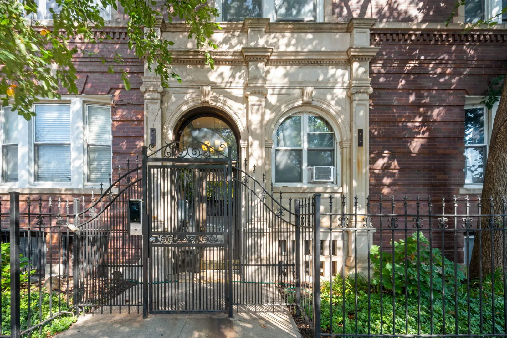 1424 E Hyde Park Boulevard 2 IL