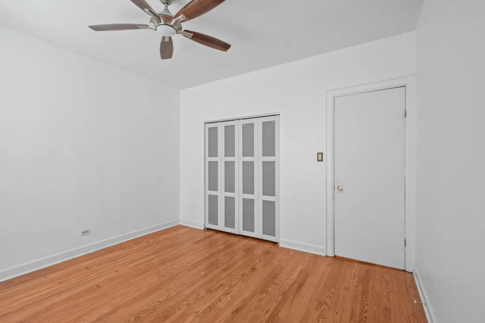 1424 E Hyde Park Boulevard 2 IL