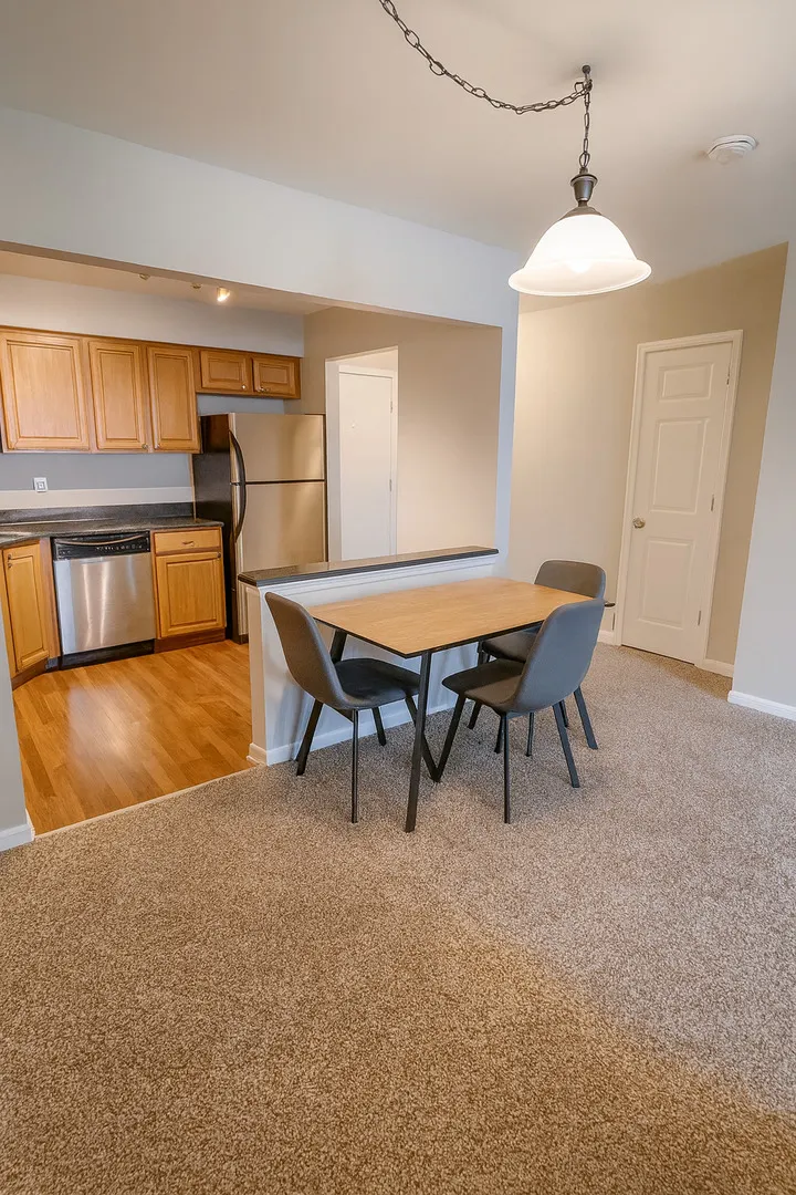 1100 N Plum Grove Road 313 IL