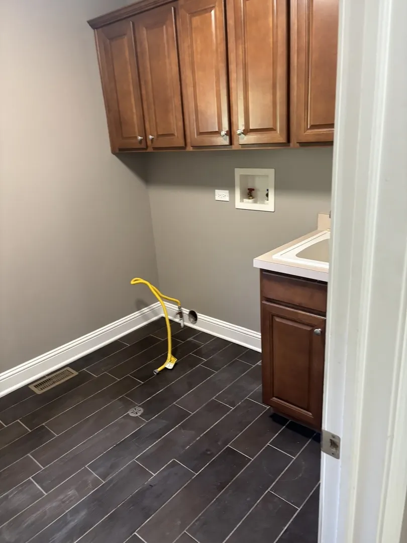 40 Mischa Court 100 IL