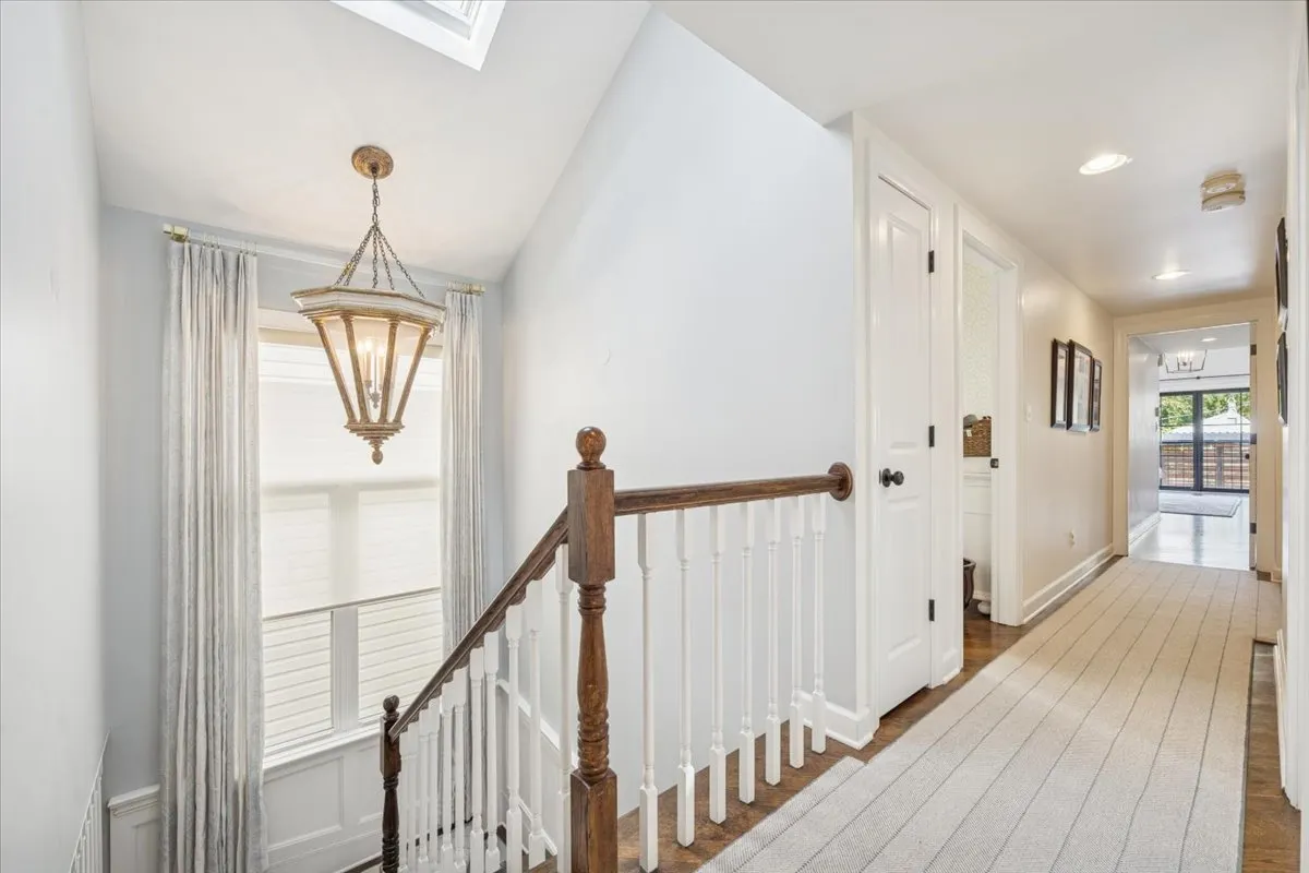 2226 W Barry Avenue IL