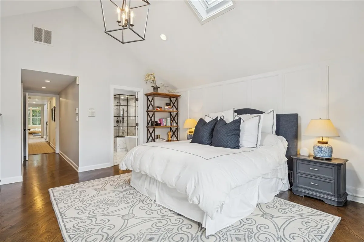 2226 W Barry Avenue IL