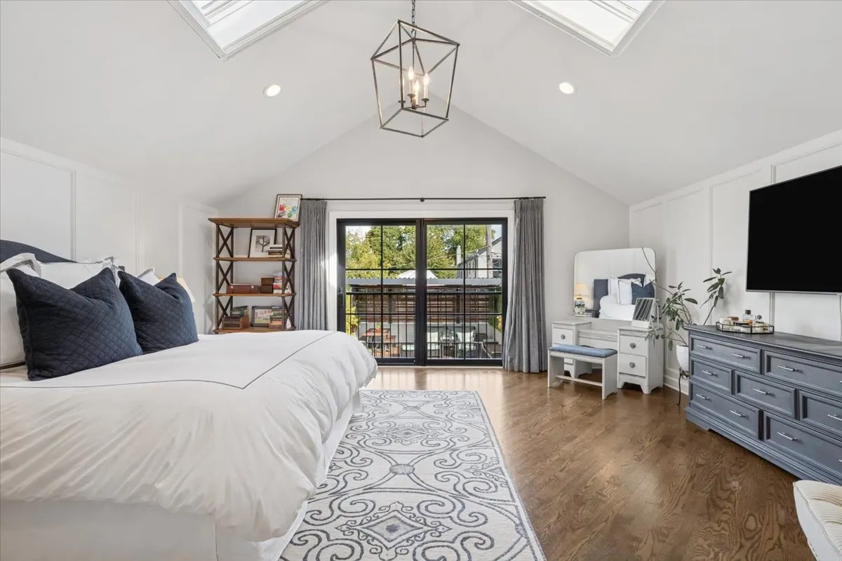 2226 W Barry Avenue IL