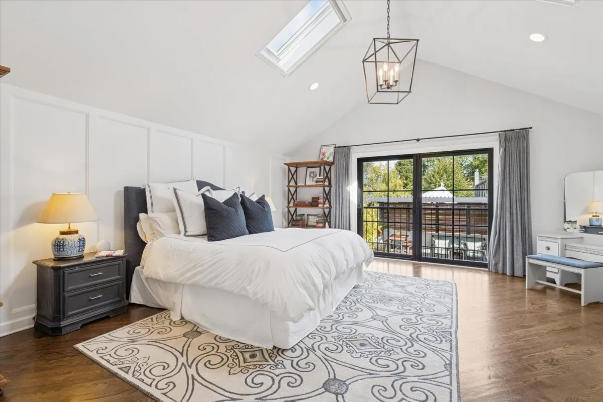 2226 W Barry Avenue IL