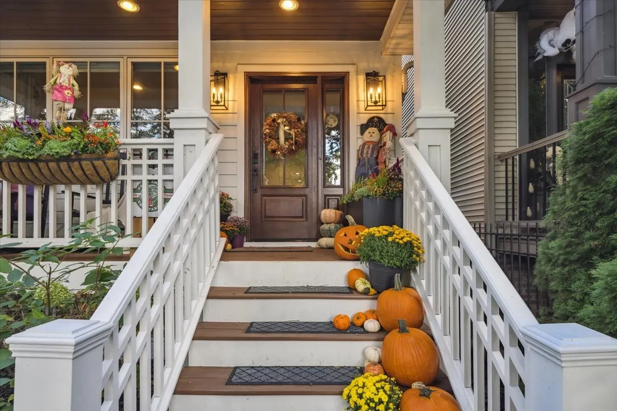 2226 W Barry Avenue IL