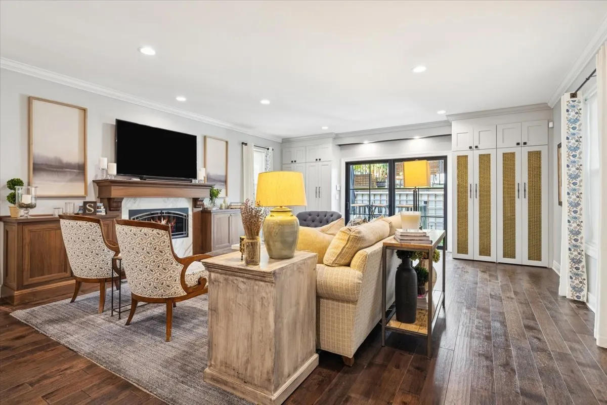 2226 W Barry Avenue IL