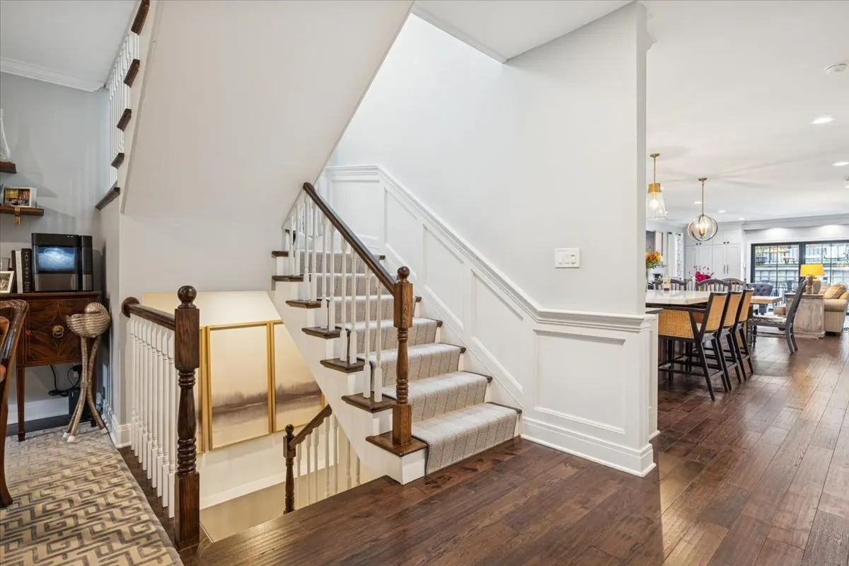 2226 W Barry Avenue IL