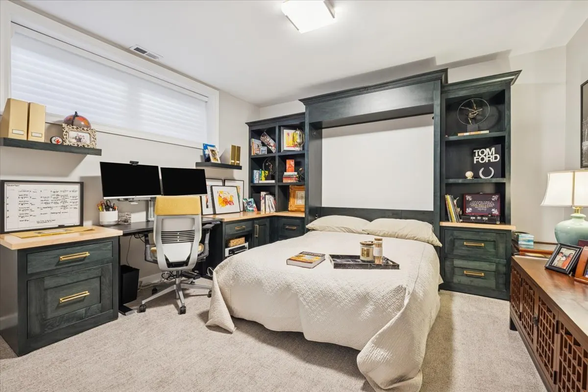 2226 W Barry Avenue IL