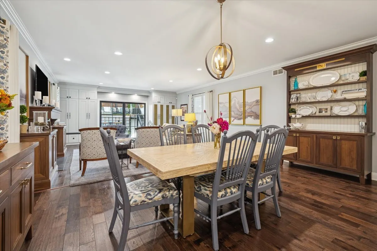 2226 W Barry Avenue IL