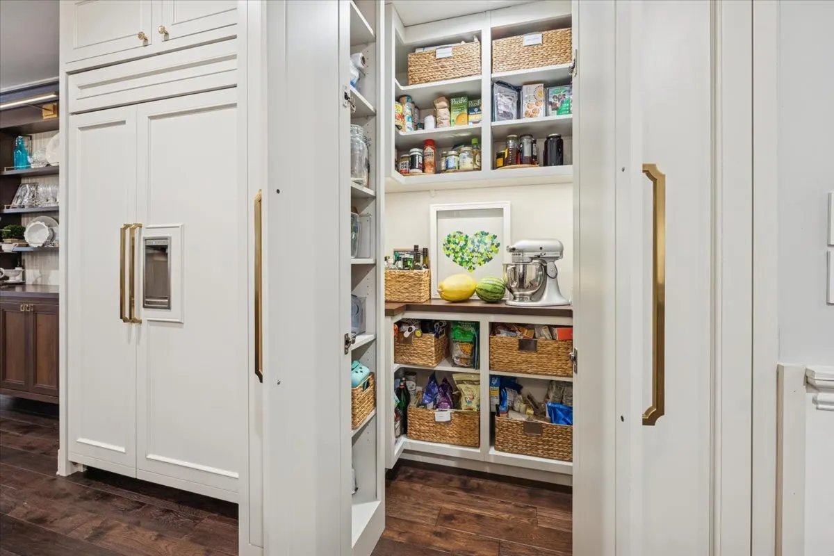 2226 W Barry Avenue IL