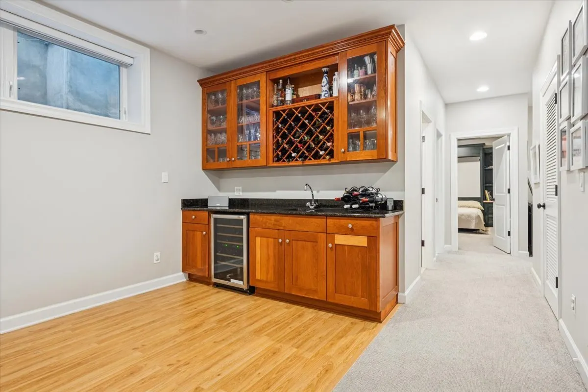 2226 W Barry Avenue IL