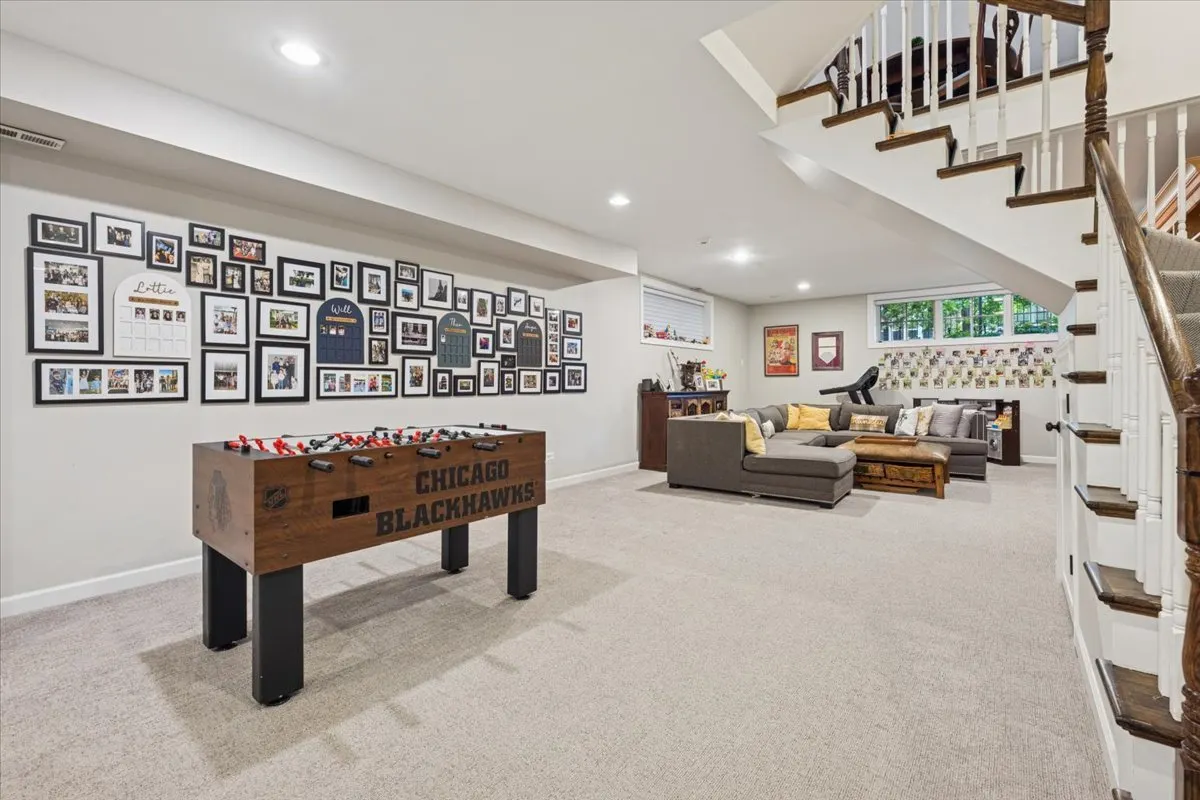 2226 W Barry Avenue IL