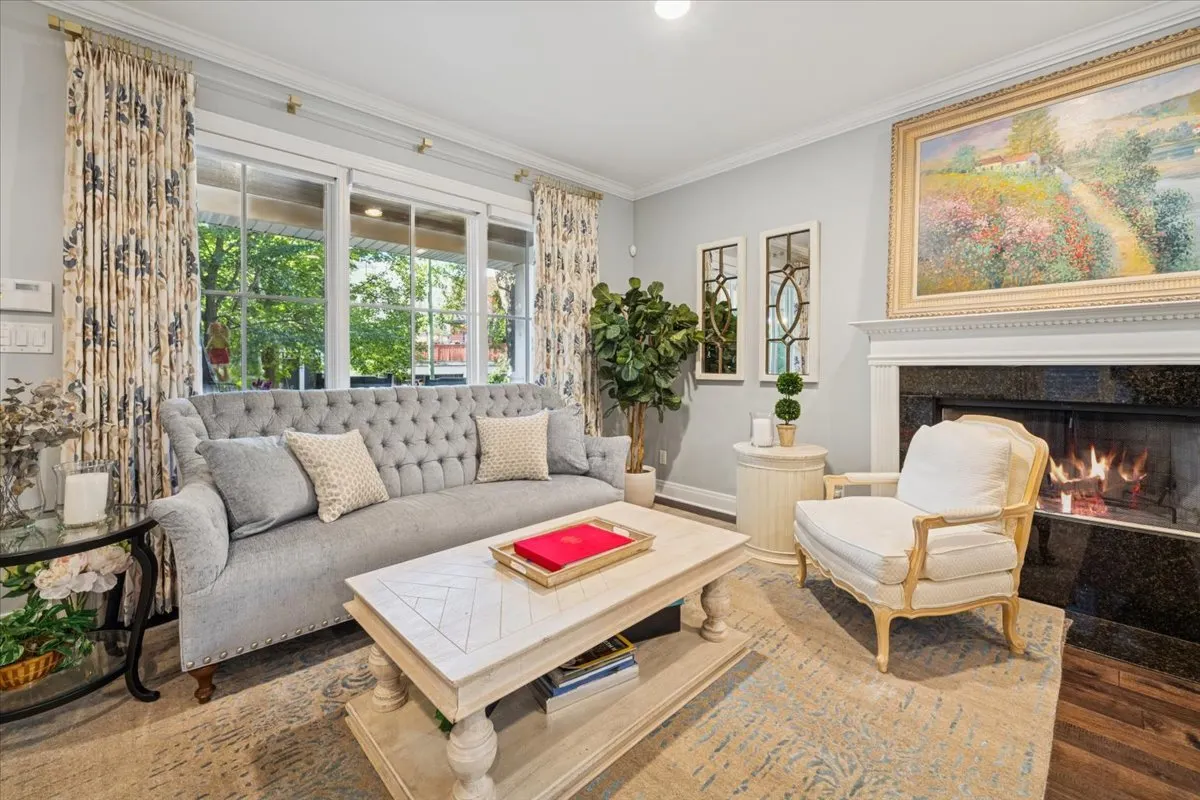 2226 W Barry Avenue IL