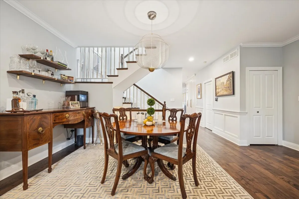 2226 W Barry Avenue IL