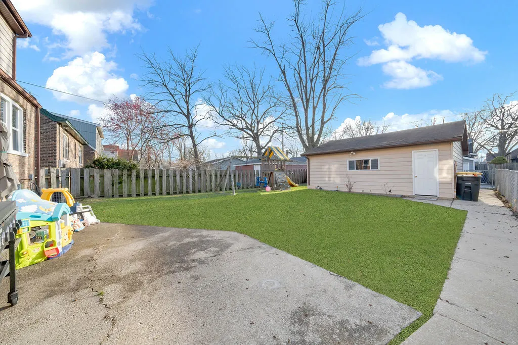 18006 Oakwood Avenue IL