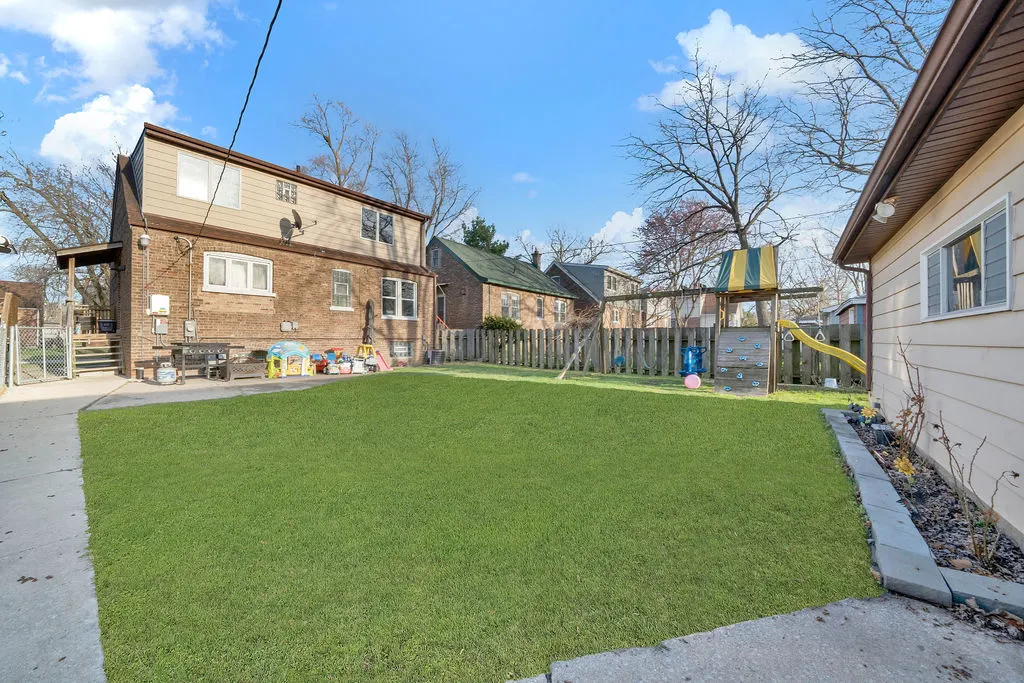 18006 Oakwood Avenue IL