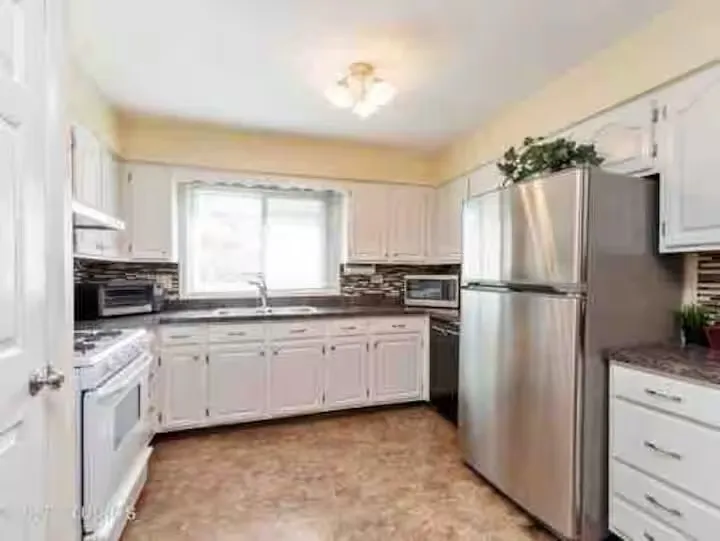 553 W Park Avenue A IL
