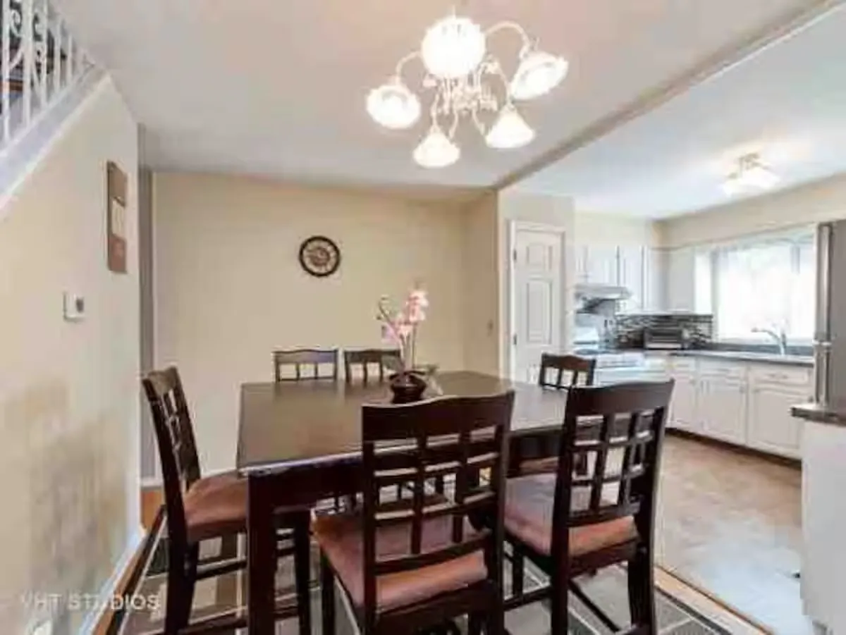 553 W Park Avenue A IL