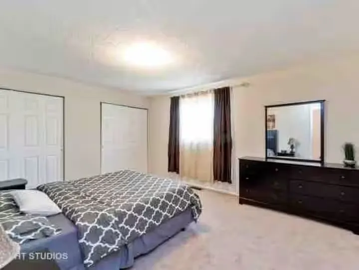 553 W Park Avenue A IL