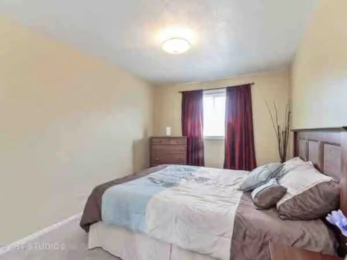 553 W Park Avenue A IL