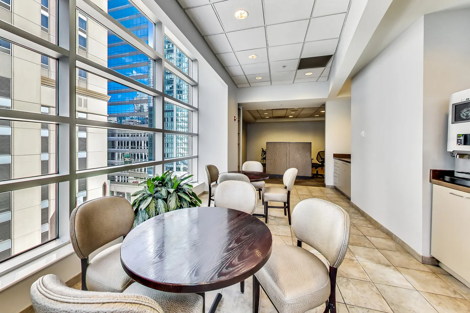 545 N Dearborn Street W2101 IL