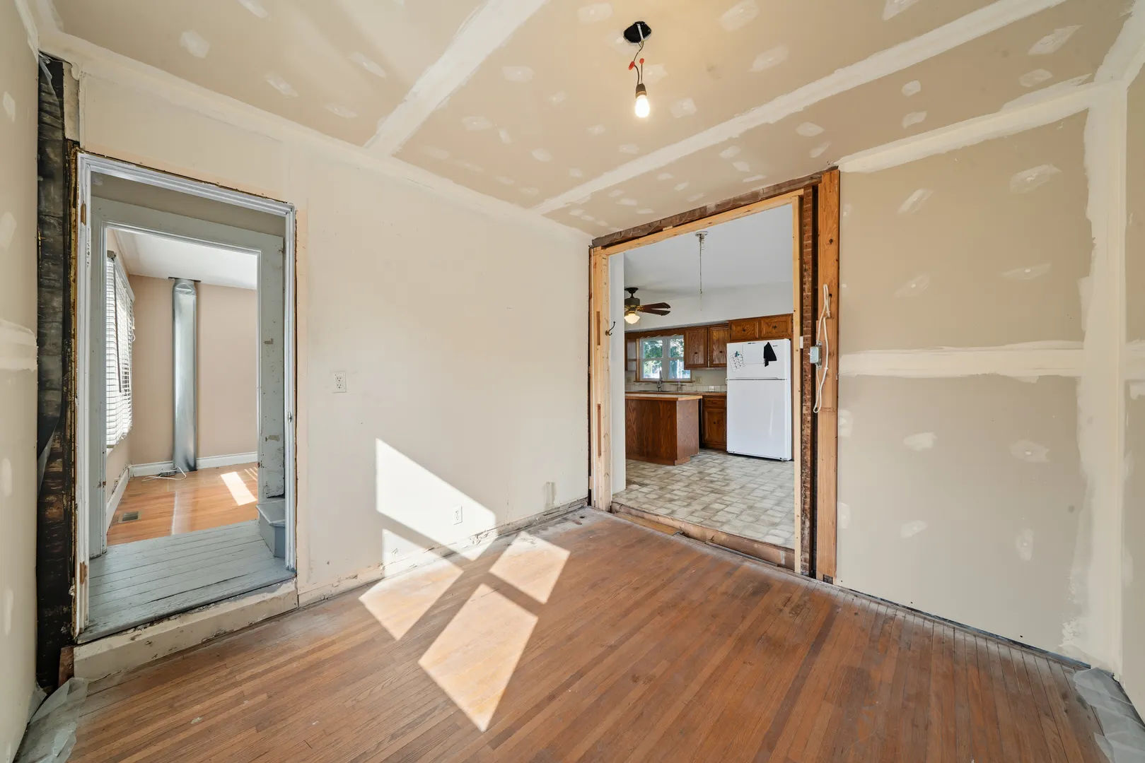 215 East Street IL