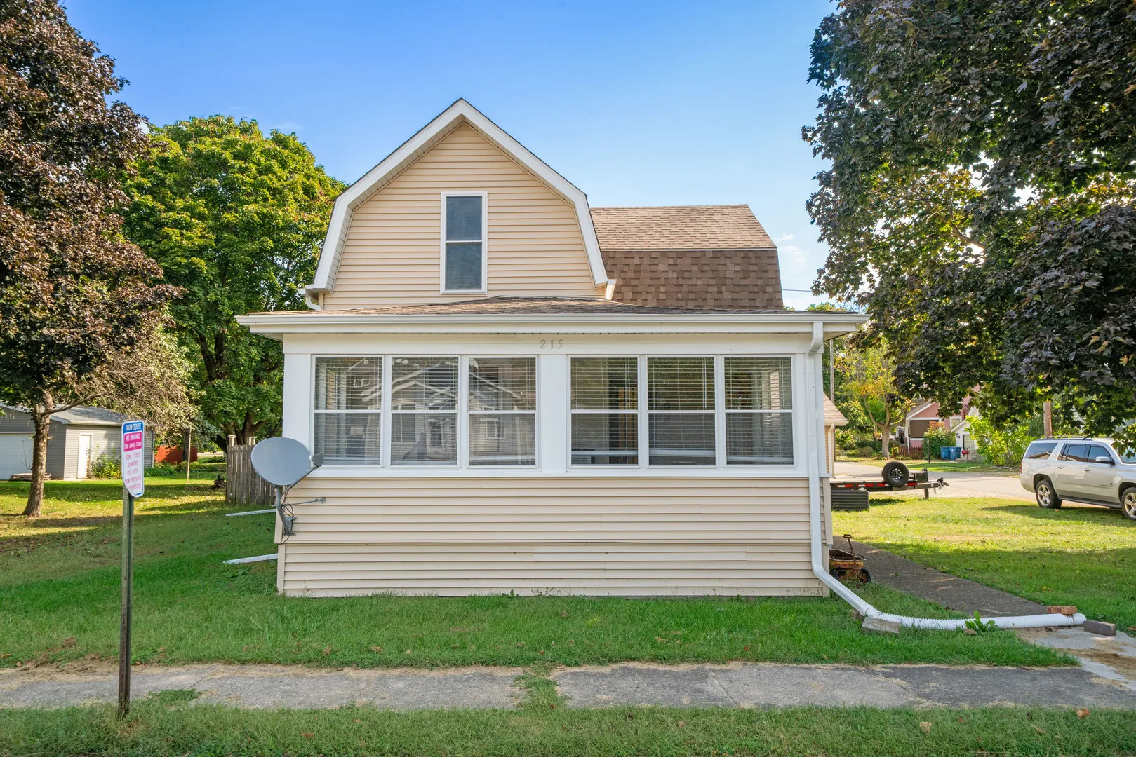 215 East Street IL