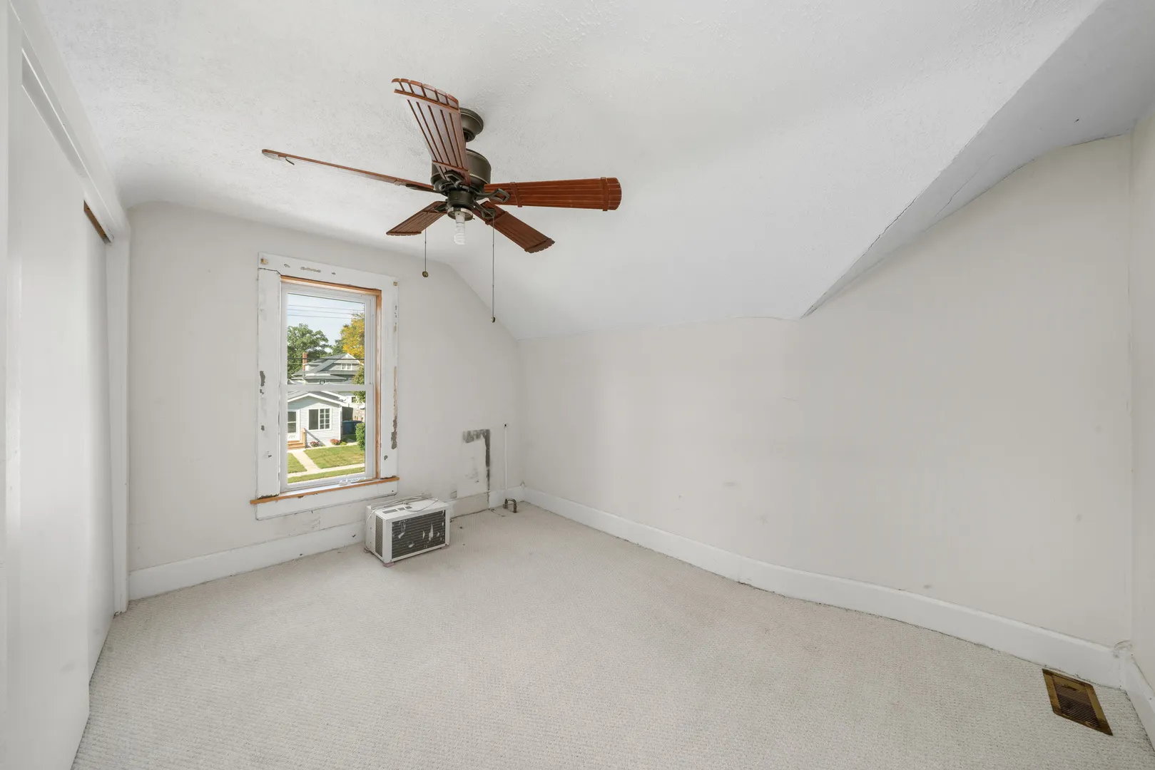 215 East Street IL