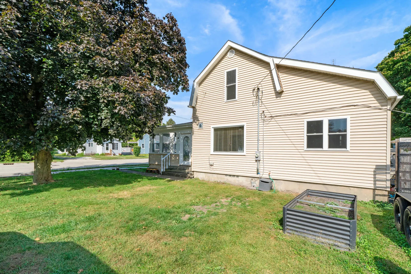 215 East Street IL