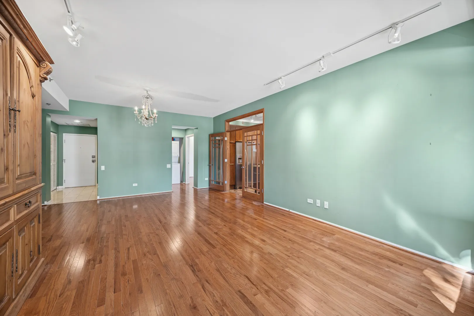 515 N Harlem Avenue 105 IL