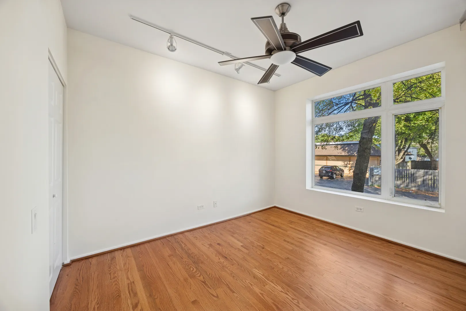 515 N Harlem Avenue 105 IL