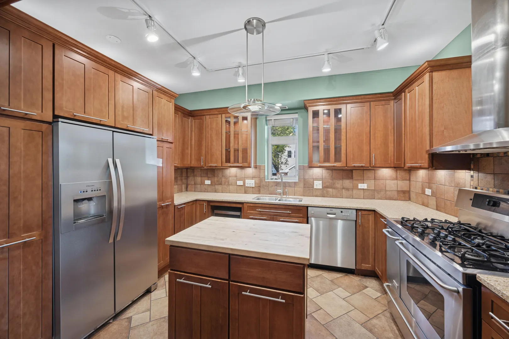 515 N Harlem Avenue 105 IL