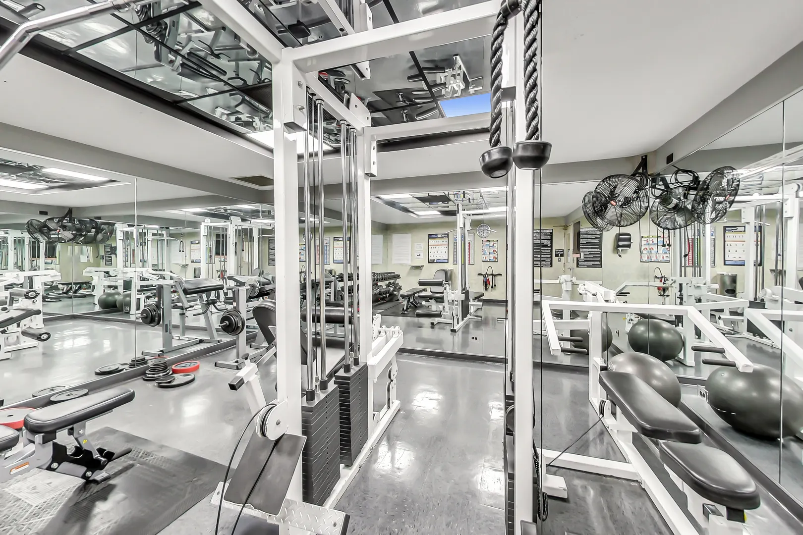 3600 N LAKE SHORE Drive 1518 IL