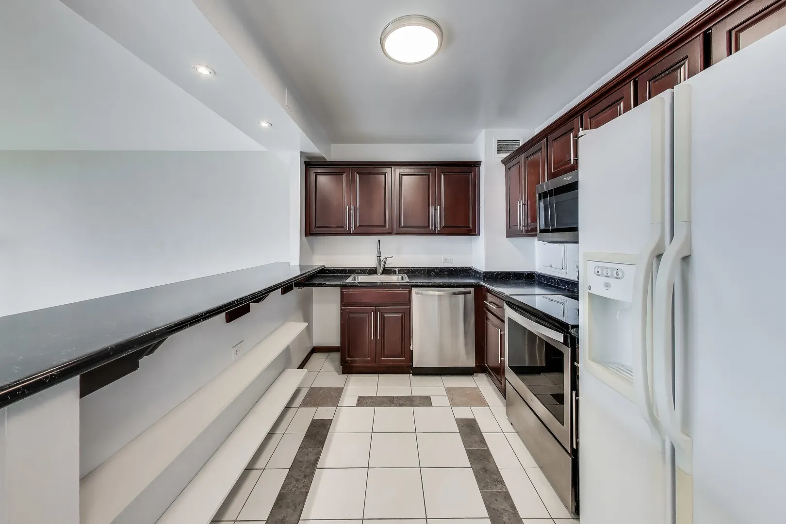 3600 N LAKE SHORE Drive 1518 IL