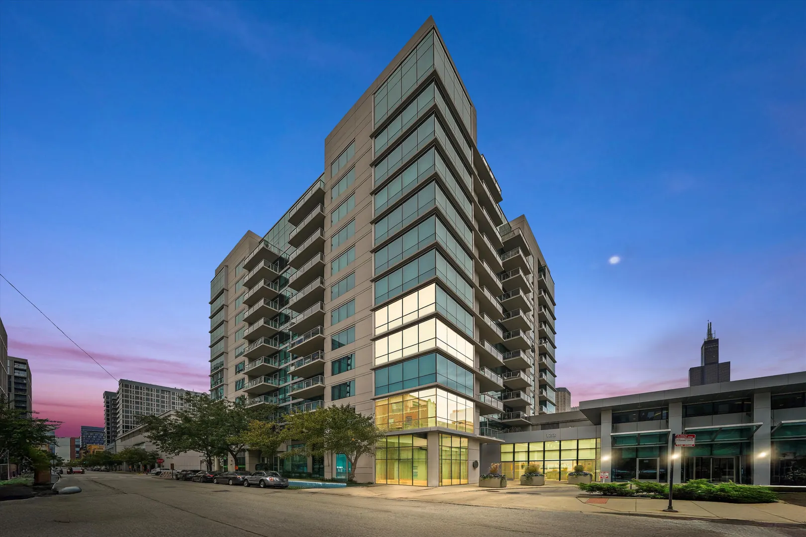 125 S Green Street 806A IL