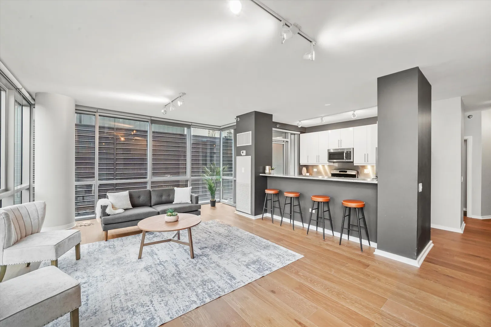 125 S Green Street 806A IL