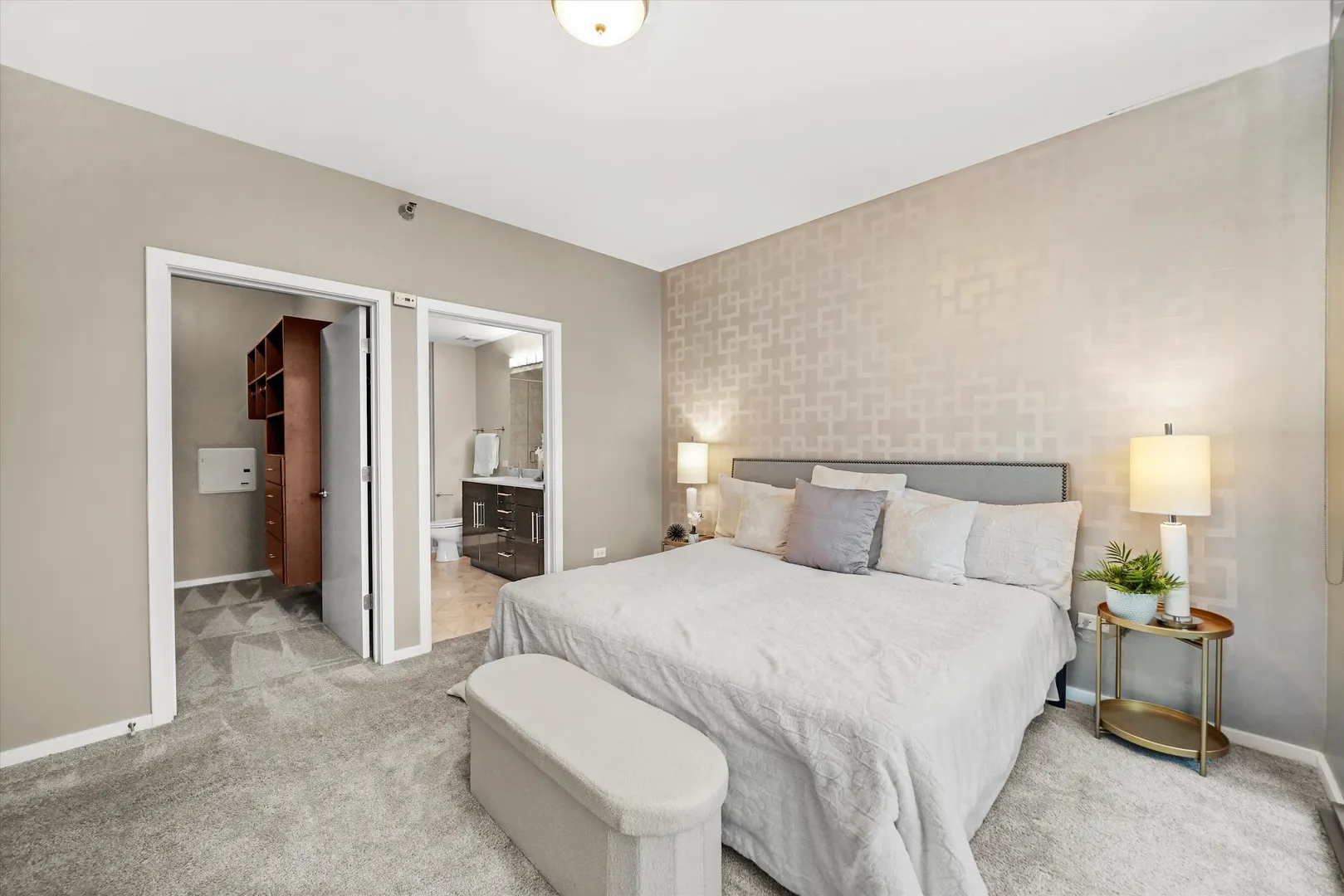 125 S Green Street 806A IL