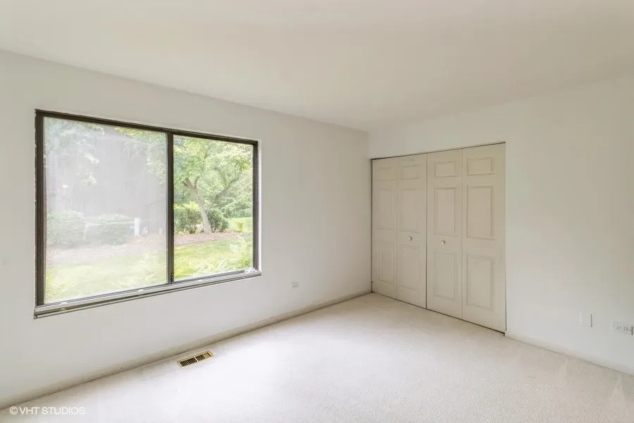 729 Old Barn Road C IL