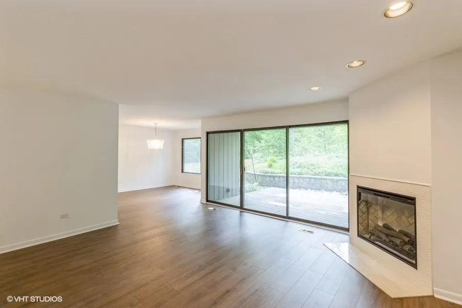 729 Old Barn Road C IL