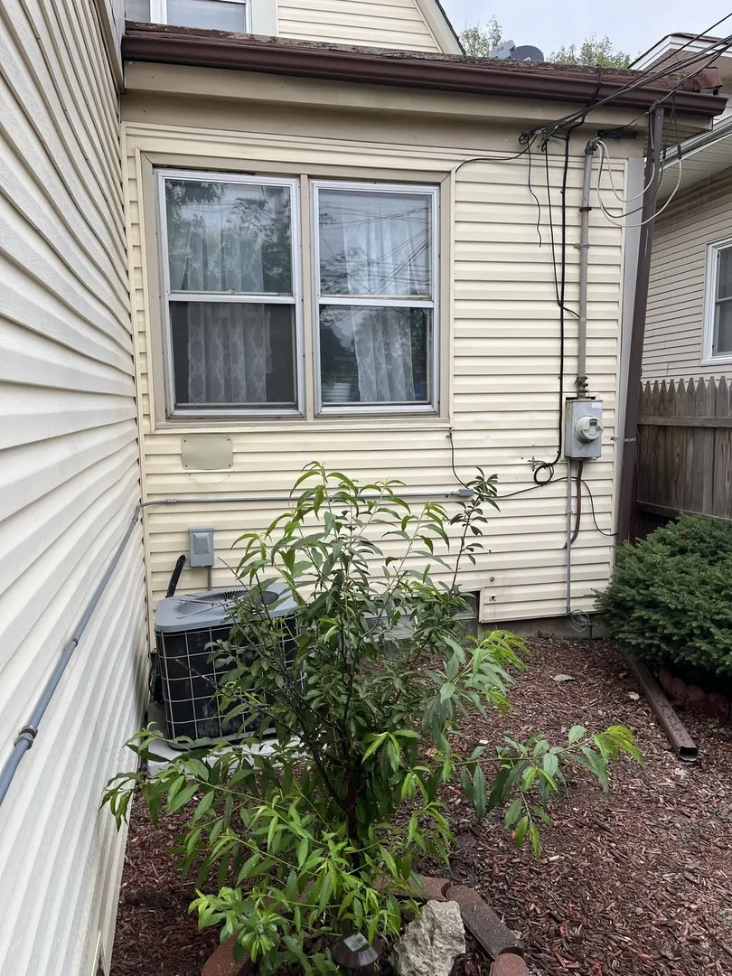 3331 W 64th Street IL