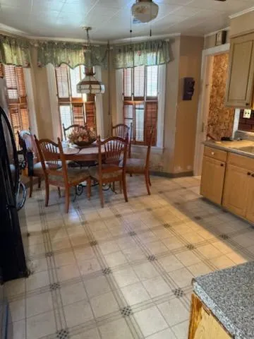 202 E 14th Street IL