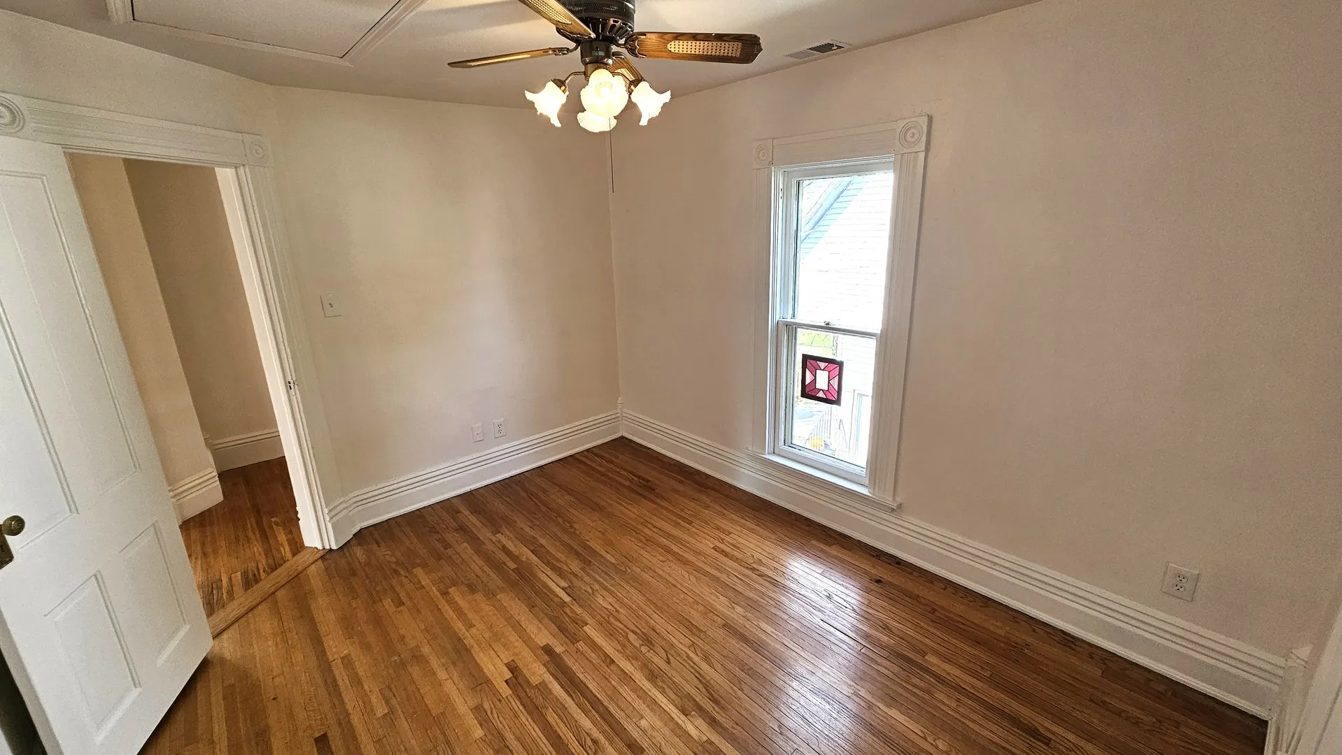 121 Paris Avenue IL