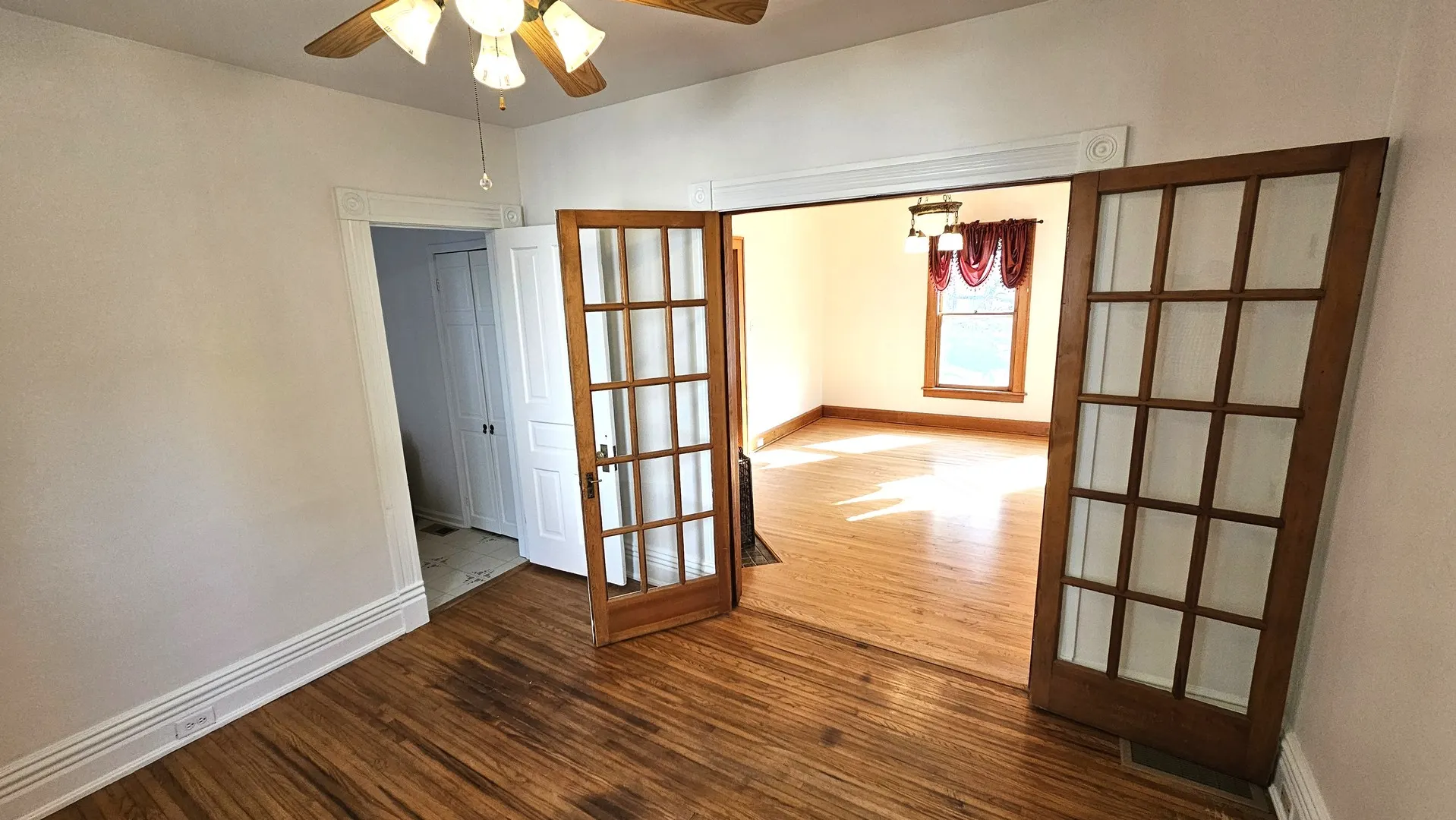 121 Paris Avenue IL