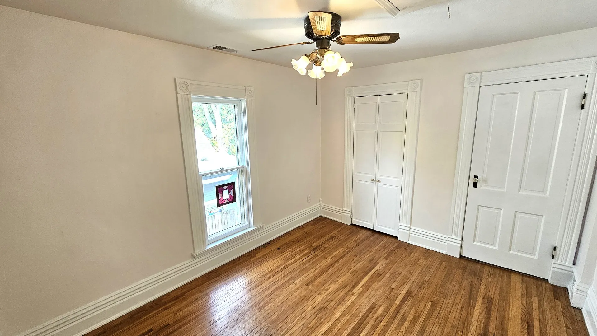 121 Paris Avenue IL