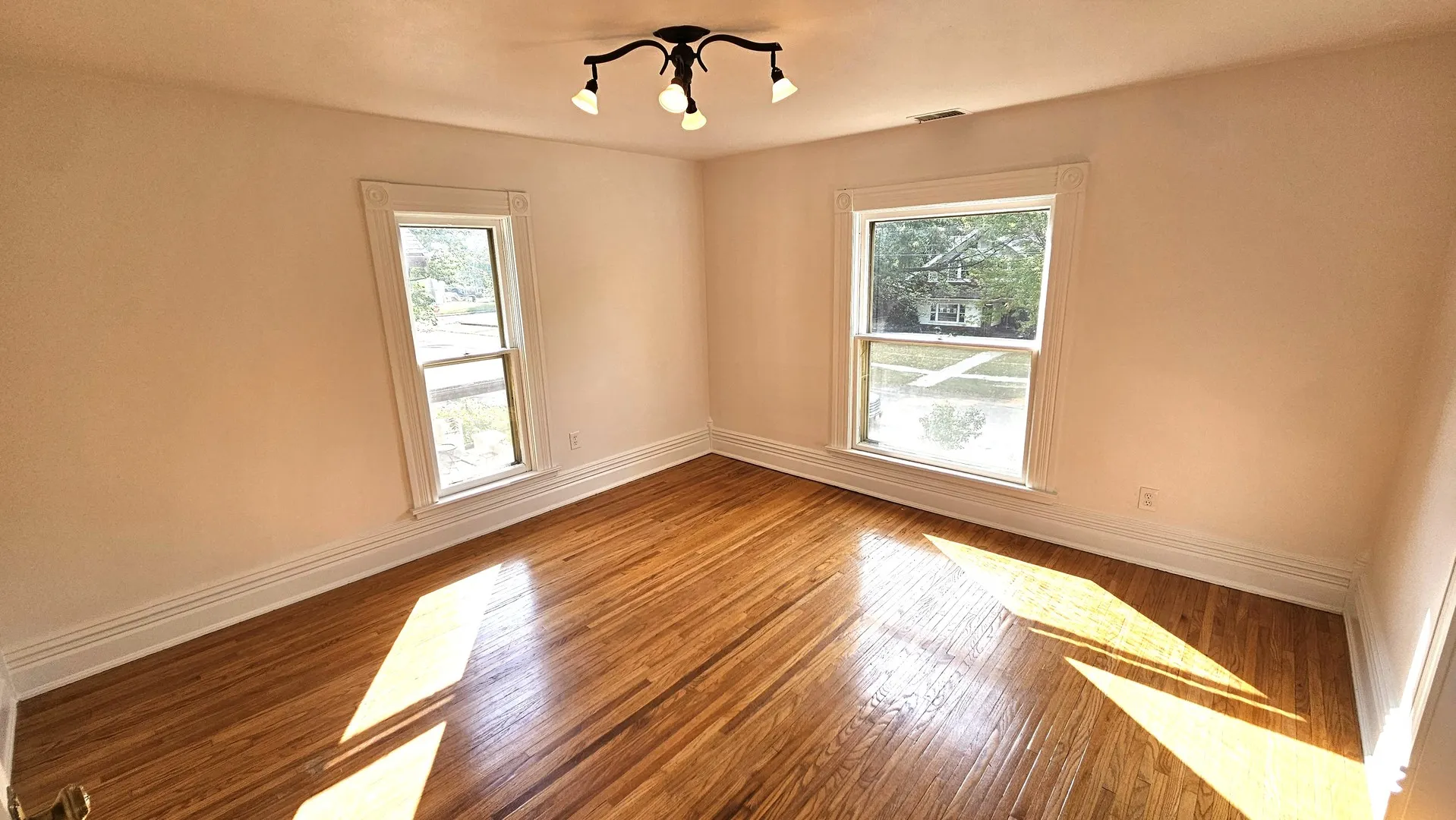 121 Paris Avenue IL