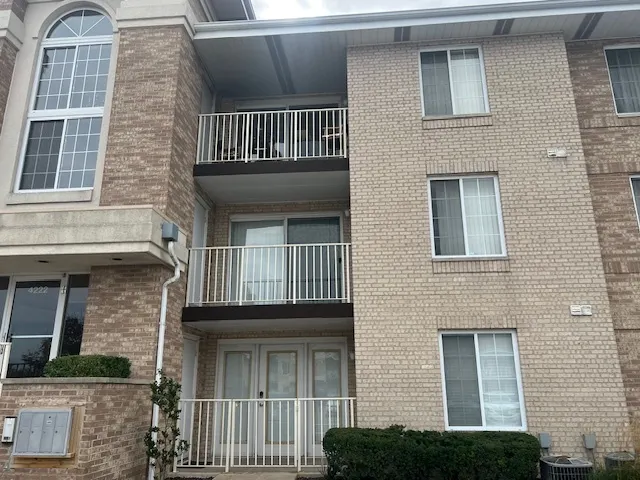 4222 W 77th Street 202 IL