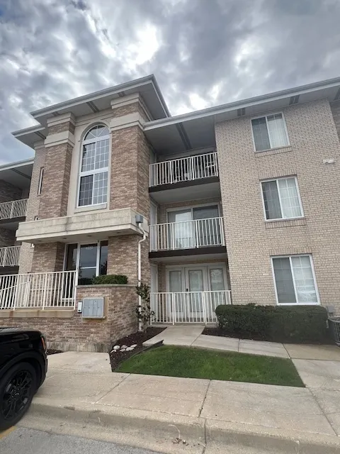 4222 W 77th Street 202 IL