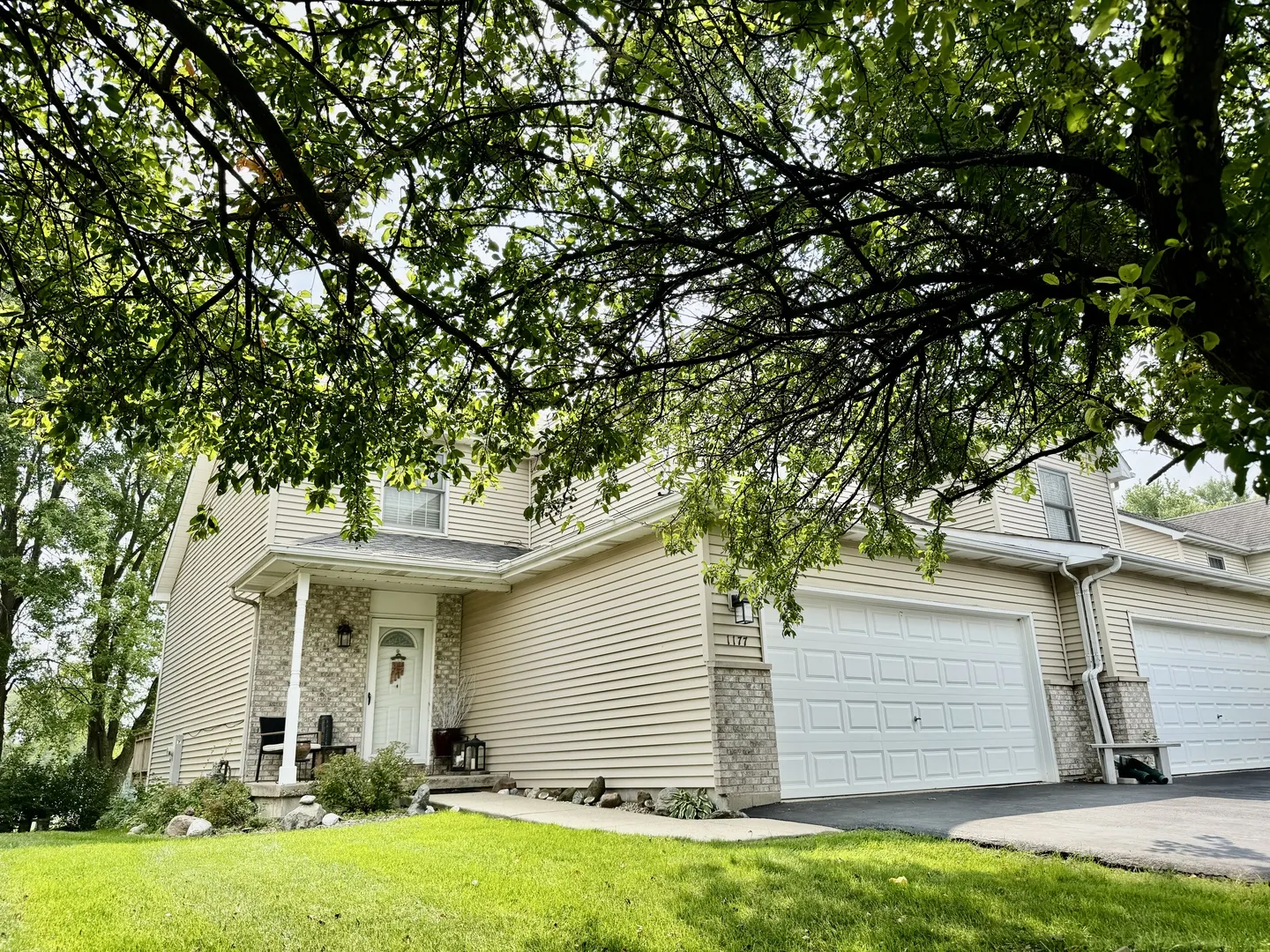 1177 Golf Court IL