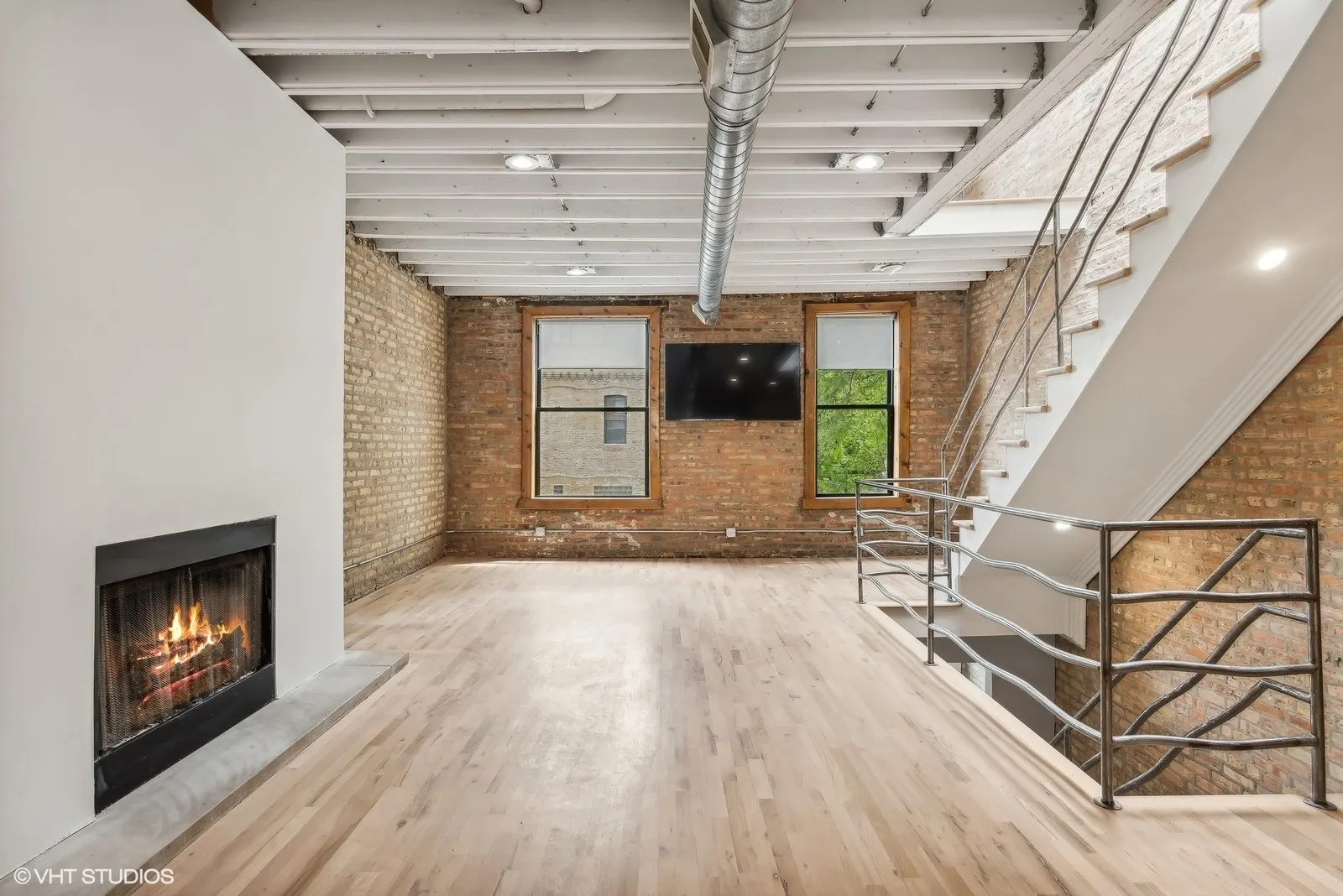 2156 W Hubbard Street IL