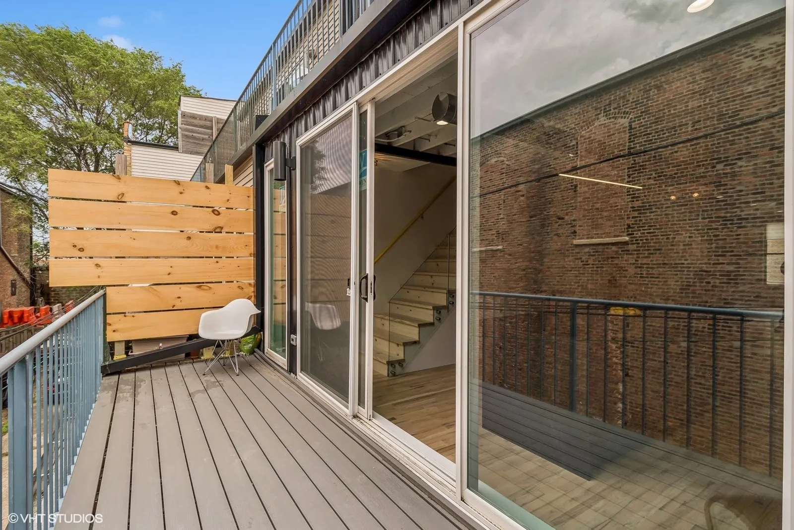 2156 W Hubbard Street IL